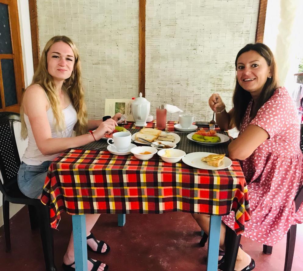 Nethmi Homestay & Restaurant タンガラ エクステリア 写真