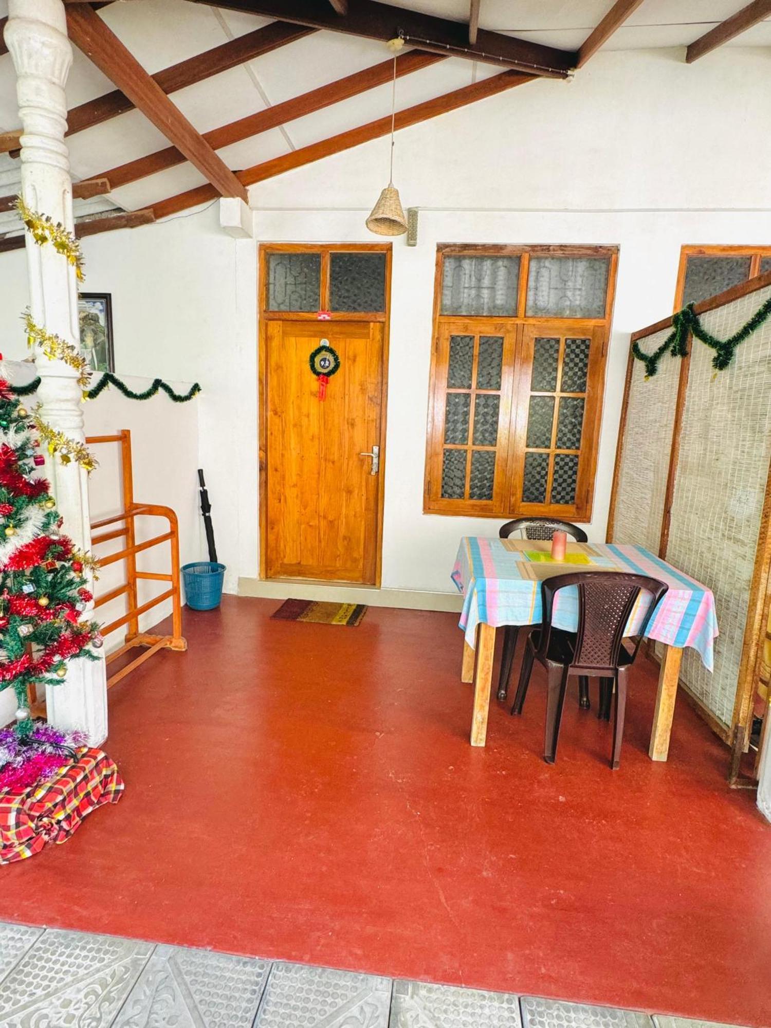 Nethmi Homestay & Restaurant タンガラ 部屋 写真