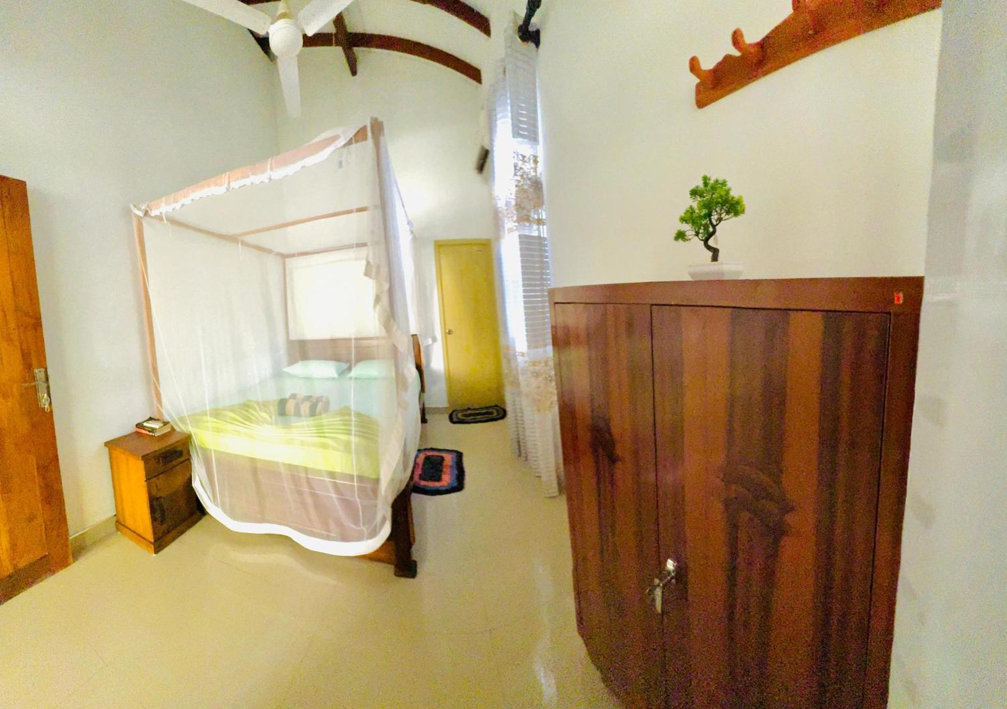 Nethmi Homestay & Restaurant タンガラ エクステリア 写真